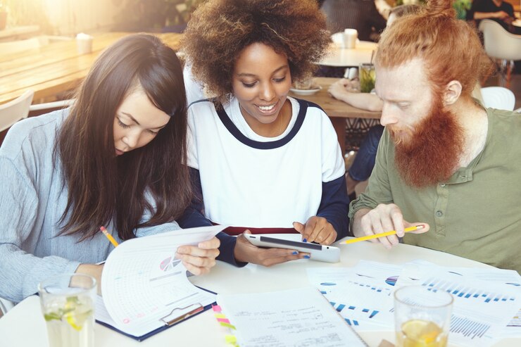 Des options de financement pour vos cours de langues : Explorer les prêts étudiants, les subventions et autres ressources financières disponibles.